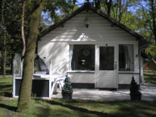 StramproyにあるVossevenの白小屋