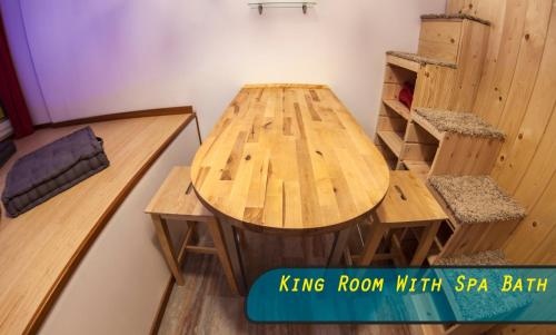 ボローニャにある4Roomzのギャラリーの写真