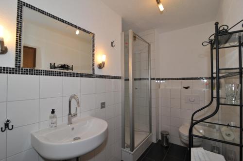 Ένα μπάνιο στο Weinhotel Lenz