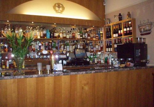 Ο χώρος του lounge ή του μπαρ στο Lairg Highland Hotel