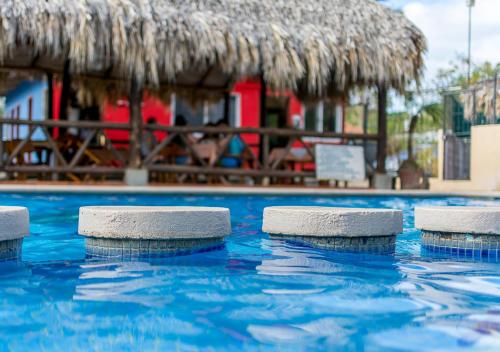 المسبح في Hotel Guanacaste Lodge أو بالجوار