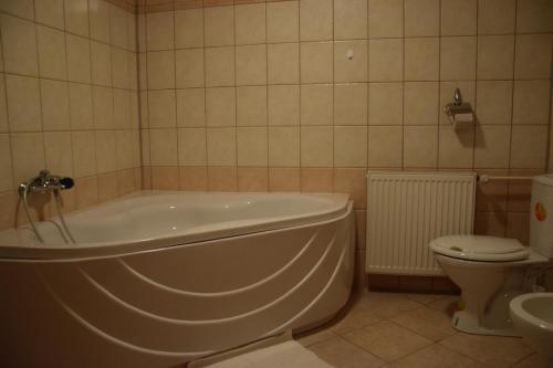 Ett badrum på Penzión Vínny Dom