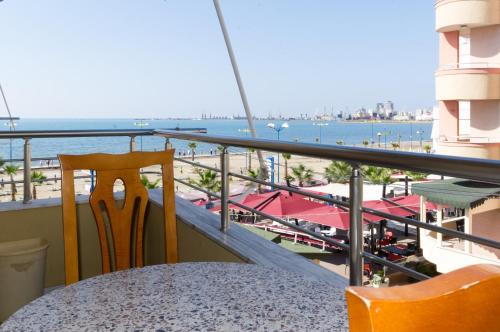 Foto Comfortable apartment next to the beach 6