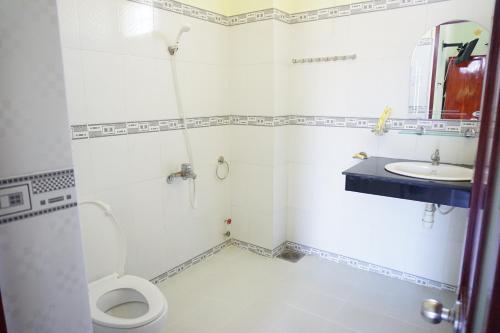 Phòng tắm tại Cat Tien Guesthouse