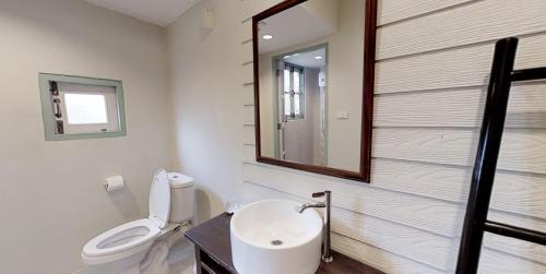 Un baño de Home & Hashery Boutique House