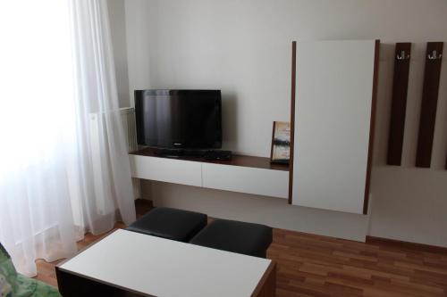 Μια τηλεόραση ή/και κέντρο ψυχαγωγίας στο Privat Arcadia