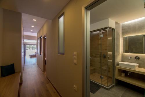 UTOPIA luxury apartment photo 3