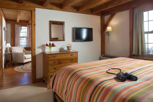 Postel nebo postele na pokoji v ubytování Seven Sea Street Inn