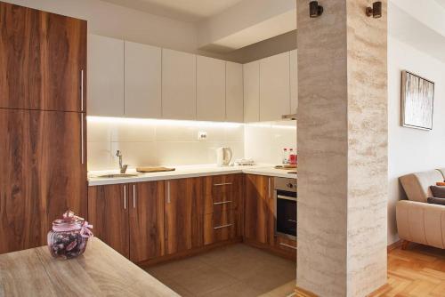 Кухня або міні-кухня у Smart Apartments