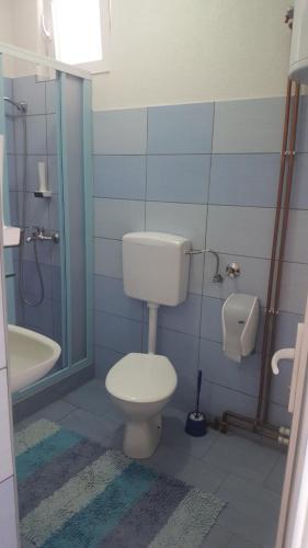 Koupelna v ubytování Pansion i Restoran ,, POGLED"