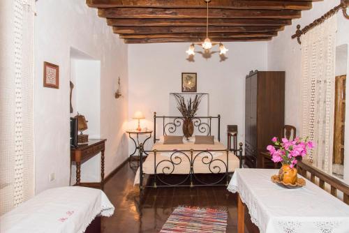 Villa Maria Traditional Home
