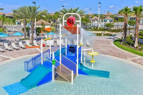 Gorgeous ChampionsGate 4 Bed 3 Bath Townhome, Davenport, United States