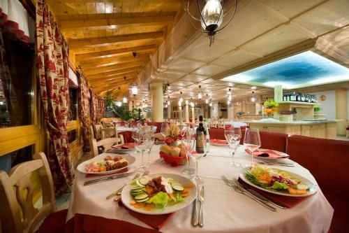 Ресторан / где поесть в Boscone Suite Hotel