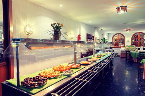 Jídlo v hotelu nebo okolí