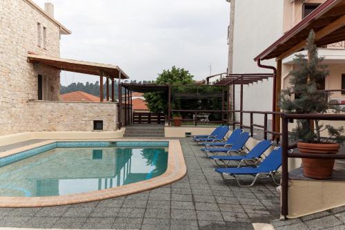 Bazén v ubytování Sunset Inn nebo v jeho okolí
