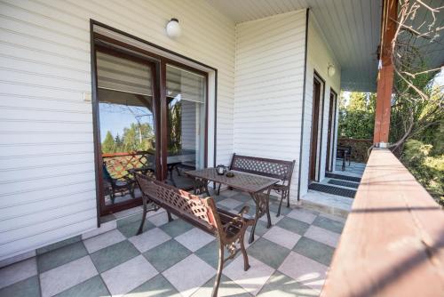 Balkón nebo terasa v ubytování Agroturystyka na Jurze Jacuzzi Sauna Beczka
