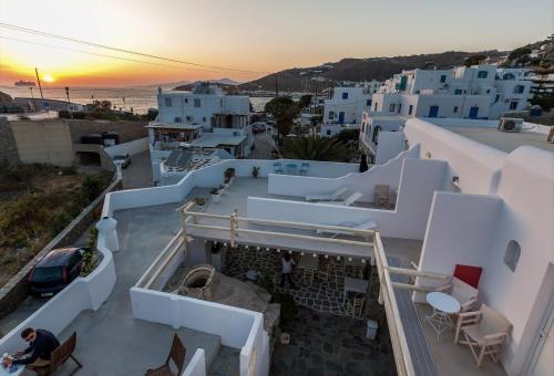 Alexandra Suites & Rooms - MYKONOS PORT photo 3