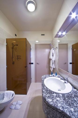 Hotel Desenzano photo 3