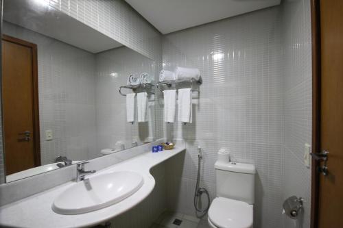 Um banheiro em Hotel 7 Colinas
