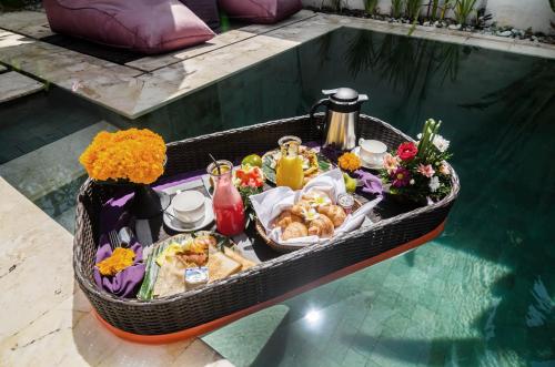 Đồ ăn tại/gần biệt thự