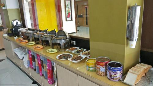 Makanan di atau berdekatan hotel