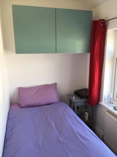 Katil atau katil-katil dalam bilik di Rushden Vacation Home