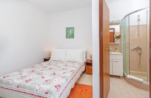 Koupelna v ubytování Apartments Elica