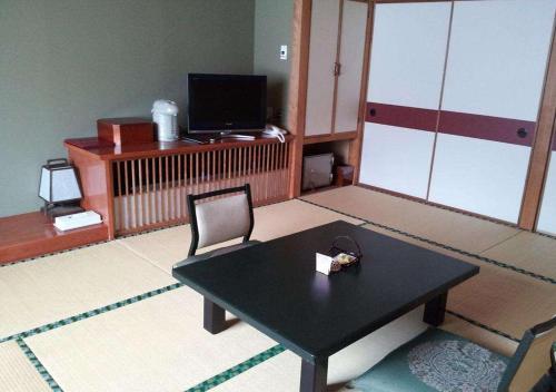 Televisyen dan/atau pusat hiburan di Morino Hotel