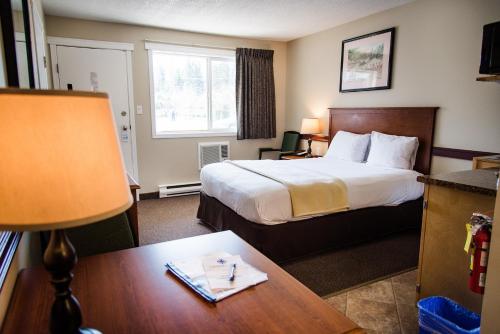 Cama o camas de una habitación en Carmel Inn