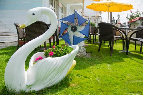 Κήπος έξω από το Athanasia inn