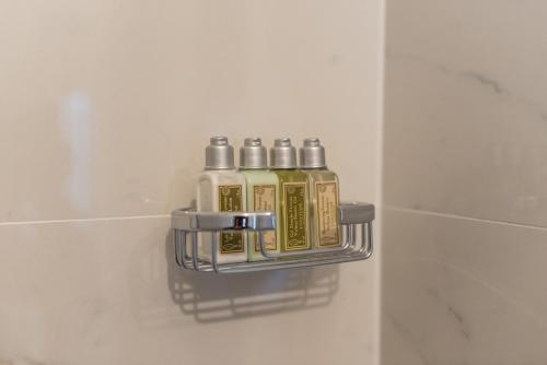 Φωτογραφία από το άλμπουμ του Zara Palace - design rooms στο Ζαντάρ