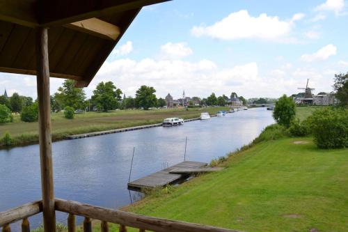 Permandangan sungai dekat dengan lodge