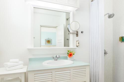 Un baño de Couples Tower Isle