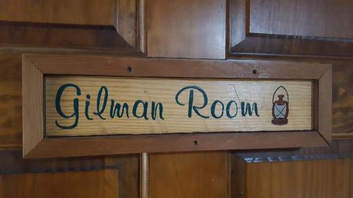 Minturn Innに飾ってある許可証、賞状、看板またはその他の書類