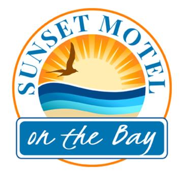Una mejor mamá en el logo de la bahía con un pájaro al atardecer en The Sunset Motel, en Munising
