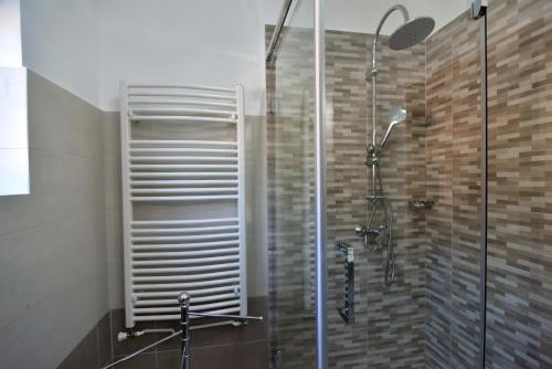 Ένα μπάνιο στο Residence SINAIA Apartments