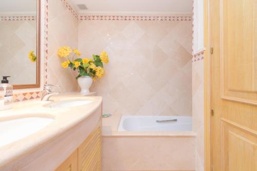 A bathroom at Urb Playa Azul 24