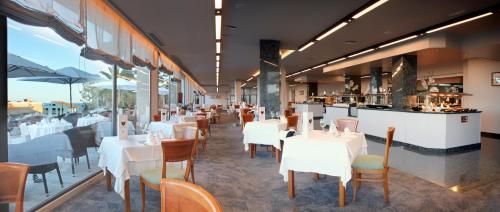 Restaurace v ubytování Bonanza Park Hotel by Olivia Hotels Collection