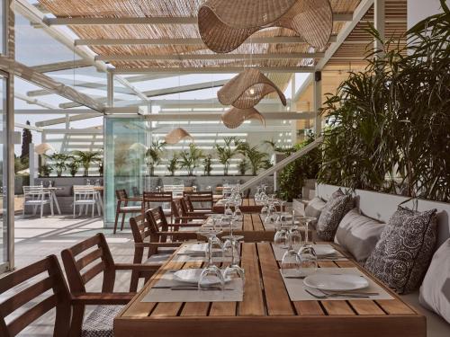Ресторан / где поесть в Hotel St.John Suites Adults Only