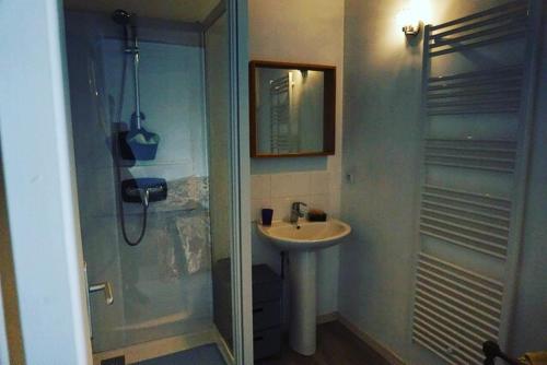 Ένα μπάνιο στο Rémalard appartement