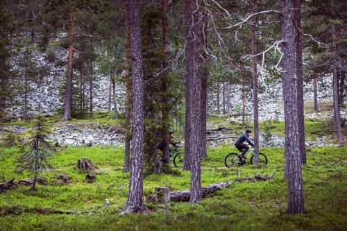 Jízda na kole v ubytování Pyhä Igloos nebo okolí