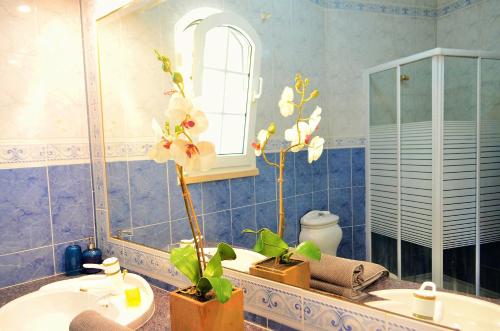 Un baño de Suites & Beds DP Albufeira