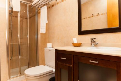 A bathroom at Apartamentos Tres Luces