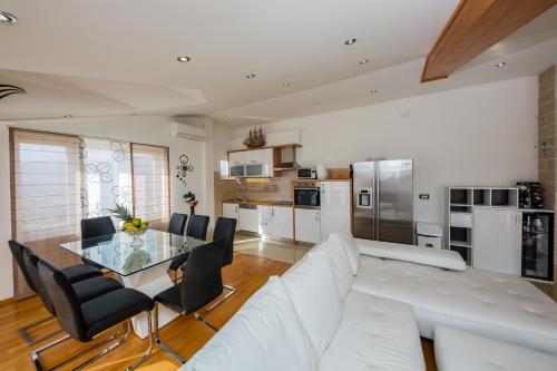 Apartments Selak