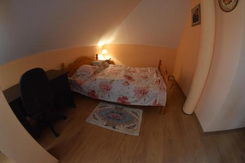 Postel nebo postele na pokoji v ubytování Comfortable house with garden