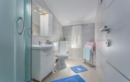 Ένα μπάνιο στο Apartments Emili