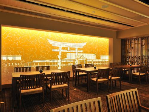 Ein Restaurant oder anderes Speiselokal in der Unterkunft Hotel Granvia Hiroshima 