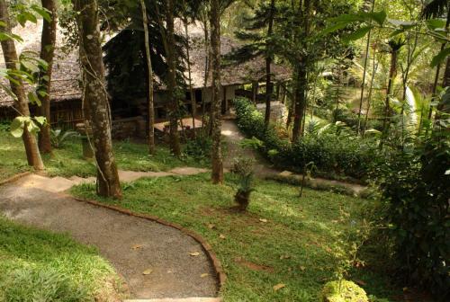Amritara Shalimar Spice Garden Resort & Spaにある庭