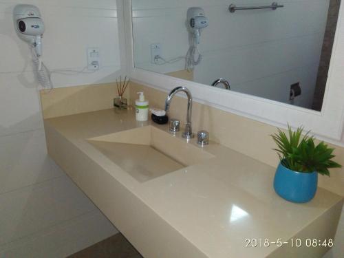 Salle de bains dans l'établissement Loft beira-mar Piratininga Niterói RJ