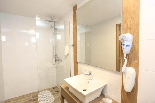 Ένα μπάνιο στο Blu Acqua Hotel